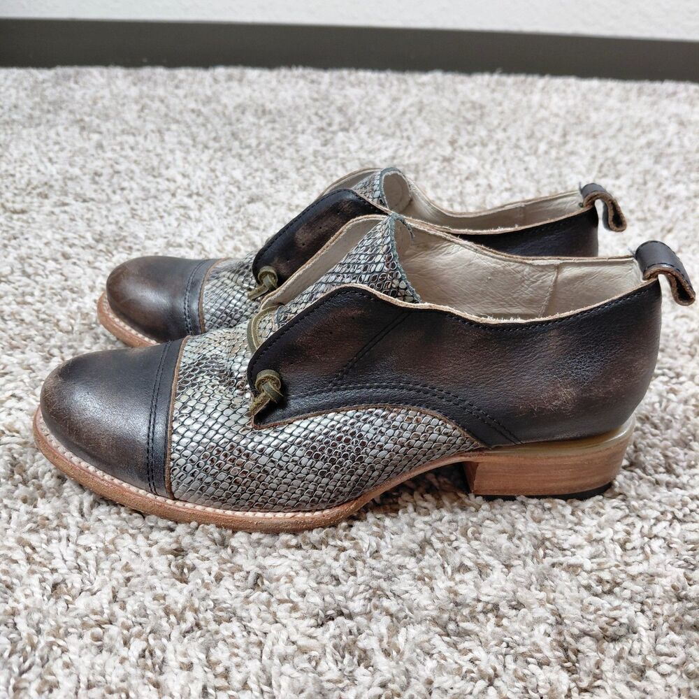 🦋FREEBIRD Metallic Snake-Print Oxford Shoes